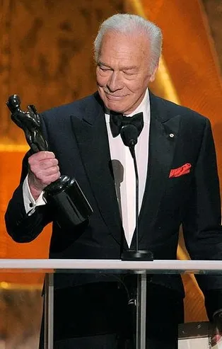 Akademi Ödülleri'nde En İyi Yardımcı Erkek Oyuncu Ödülü'nü kazanan aktör Christopher Plummer 91 yaşında hayatını kaybetti