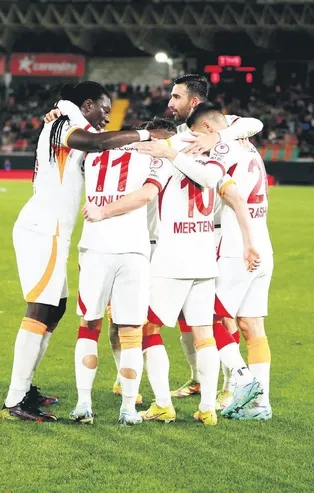 Süper Lig'de zirveye kurulan Galatasaray, Ziraat Türkiye Kupası'nda adını çeyrek finale yazdı