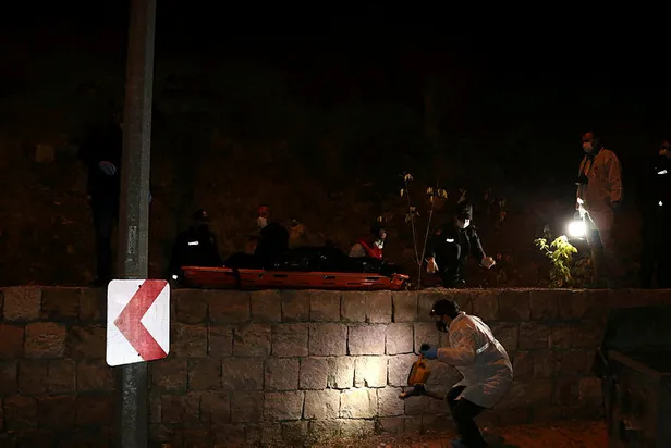 basini-tasla-ezdigi-komsusunu-tepeden-atti-ceset-gozukmesin-diye-uzerini-tas-ve-otla-kapatti-1603346232928.jpg Kayseri'de korkunç cinayet! Başını taşla ezdiği komşusunu tepeden attı, ceset gözükmesin diye üzerini taş ve otla kapattı-3