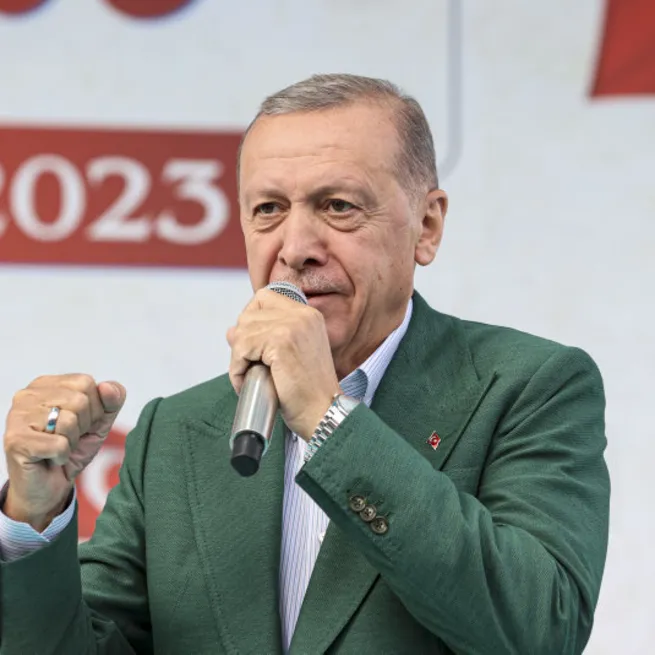 14 Mayıs küresel çeteyi hizaya getirdi! Fransız LExpress geri vites yaptı: Hangi diktatör ikinci tura katılmak zorunda kalır?