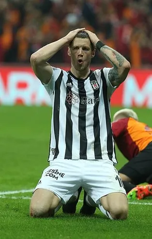 Weghorst Burnley’i ikiye böldü! Bir taraf dönmesini isterken diğer taraf takıma bağlılığını sorguluyor | Spor haberleri