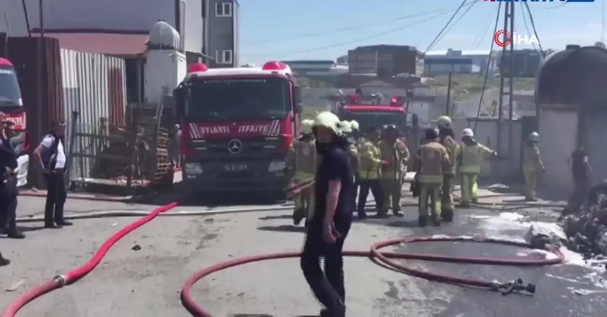 Esenyurt’ta atık toplama merkezinde yangın