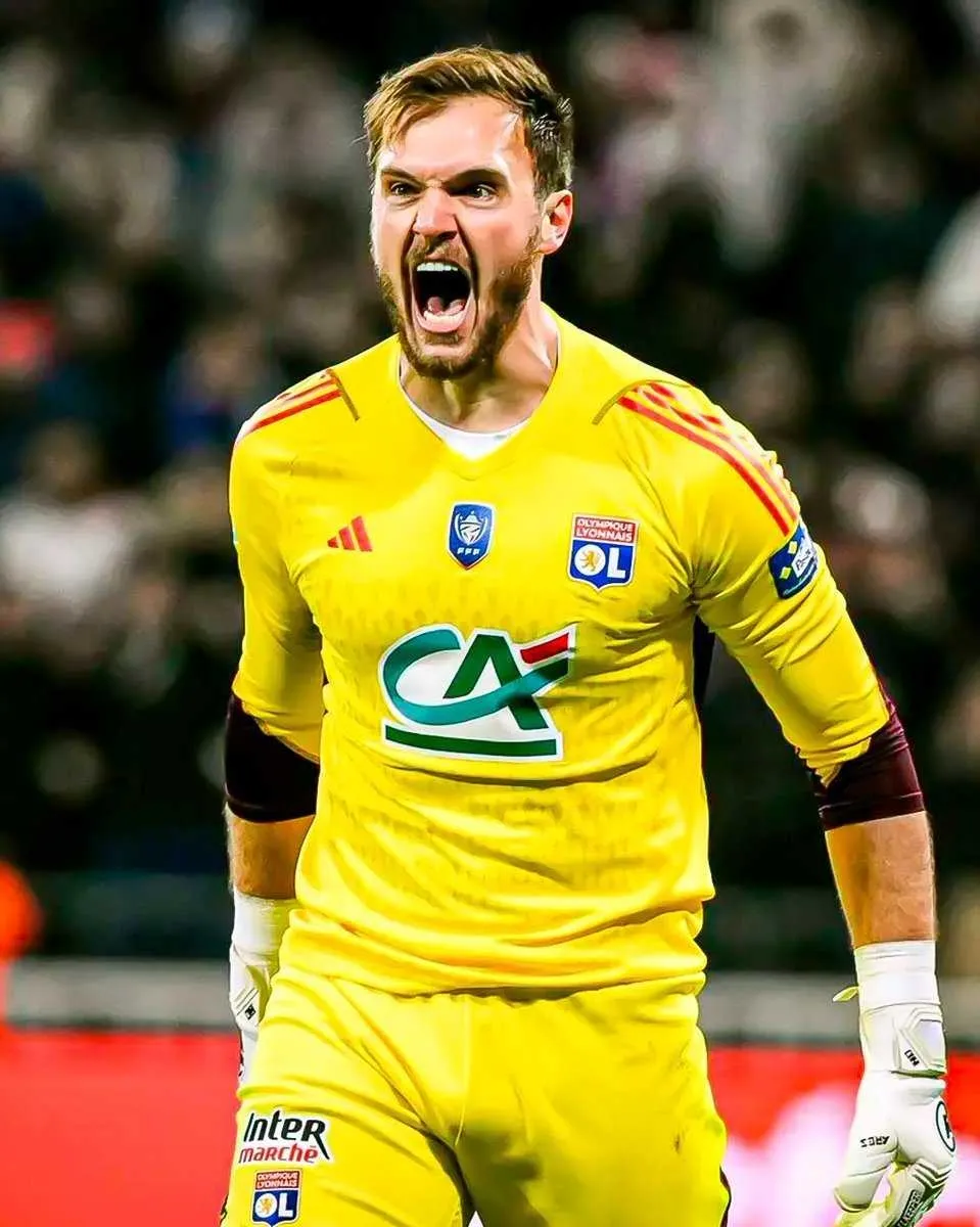 Fenerbahçe ve Galatasaray'ın transfer savaşı! Kale o isme emanet - 24