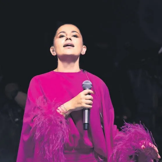 Pijamayla dolaşıyorum