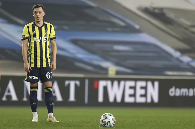 İşte Mesut Özil'in Galatasaray maçı performansı! Fenerbahçe formasıyla ilk derbisinde...