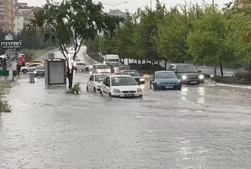 Ankara'yı sel götürdü! Vatandaşlar sosyal medya paylaşımı yapan Yavaş’a tepki gösterdi