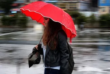 Güneş yerini yağmura bırakıyor! İstanbul’a aralıklı yağış alarmı verildi! Meteoroloji 3 Mart hava durumu raporu