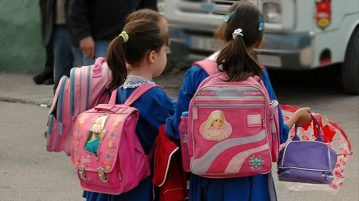 Veliler dikkat: Ağır çantalar skolyoz yapar