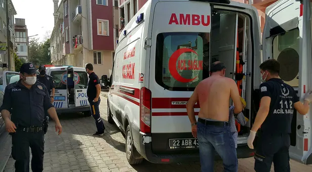 edirnede-dehset-komsusunun-uzerine-kaynar-su-doktu-1619939945046.jpg Edirne'de akıllara durgunluk veren olay: Komşusunu kaynar suyla haşladı!-4