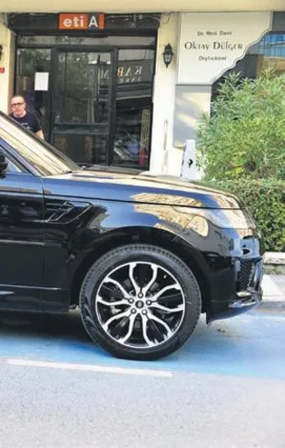 Tolgahan Sayışman lüks cipini engelli vatandaşlar için ayrılan bölüme park ederek 'Pes' dedirtti...