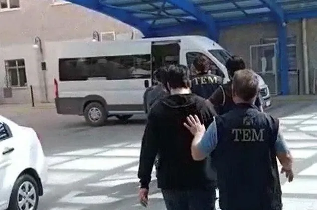 İki ilde FETÖ'ye baskın: Gözaltına alındılar