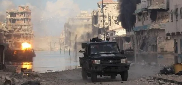 Libya'nın Bingazi kentinde bir kontrol noktasında bomba yüklü araçla düzenlenen intihar saldırısında 2 asker öldü, 10'u yaralandı. Saldırıyı terör örgütü DEAŞ üstlendi