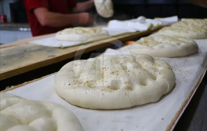 iftardan-kalan-pideleri-sakin-cope-atmayin-ev-hanimlari-boyle-degerlendiriyor-1710855686587.jpg Ev hanımları böyle değerlendiriyor: İftardan kalan pideleri sakın çöpe atmayın!-6