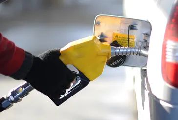 Benzine indirim motorine zam!
