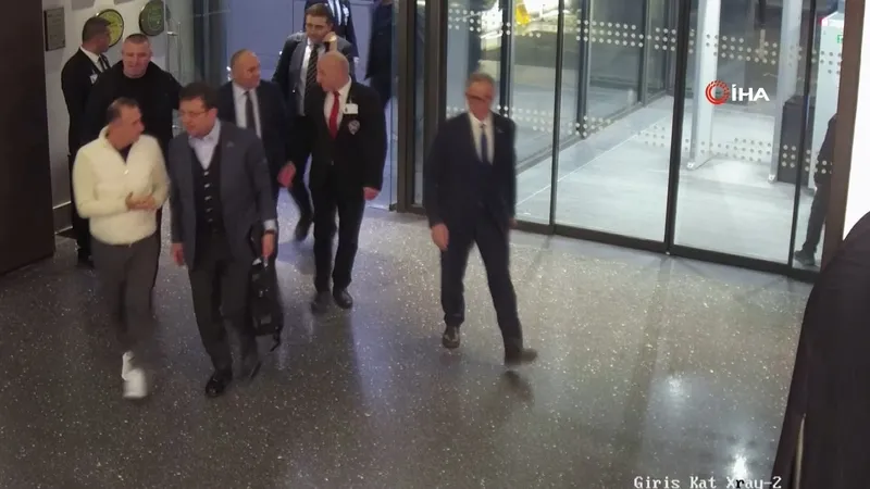 taktik-degisti-amac-ayni-once-bant-ardindan-pecete-ekrem-imamoglunun-gittigi-otelden-yeni-goruntuler-ortaya-ci-1745877352744.jpeg