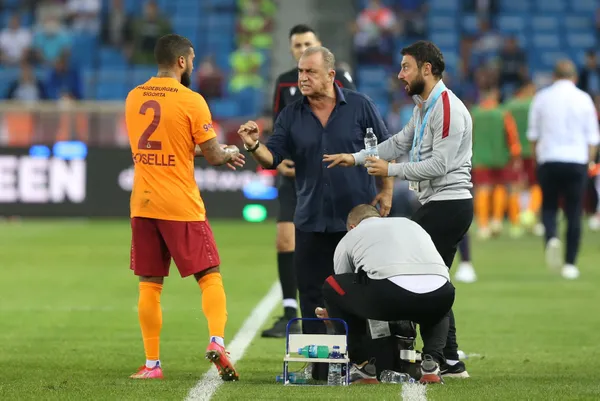 galatasarayda-yedlinden-mujdeli-haber-ingiltereden-talip-var-1640855763297.jpg Galatasaray'da Yedlin'den müjdeli haber! İngiltere'den talip var-2