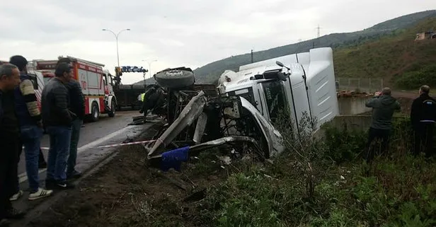 TEM Otoyolu’nda trafiği kilitleyen kaza