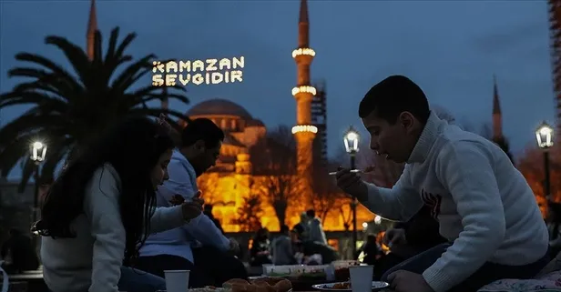 Bayramda oruç tutulur mu? Diyanet'e göre Ramazan Bayramı'nda oruç tutmak günah mı?