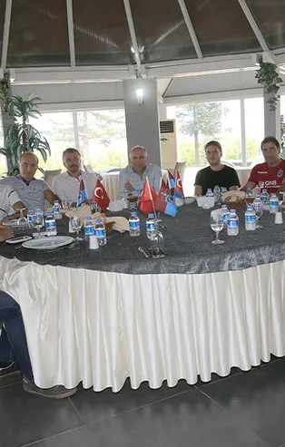 Efsanelerden kulübe ziyaret