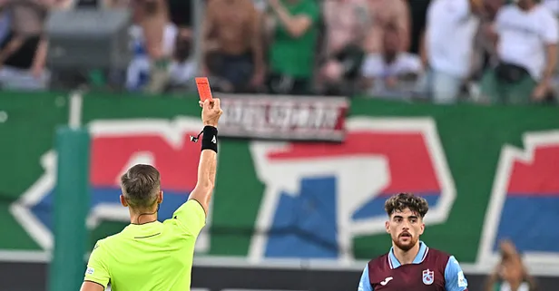 Trabzonspor'un sağ beki Pedro Malheiro Rapid Wien maçında kırmızı kartla atıldı! İşte o pozisyon...