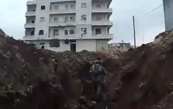 YPG'li keskin nişancının vurulma anı-1