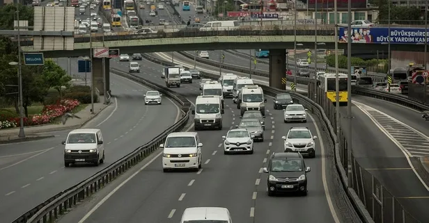 Son dakika: İstanbul'da trafik yoğunluğu yüzde 30'lara kadar yükseldi