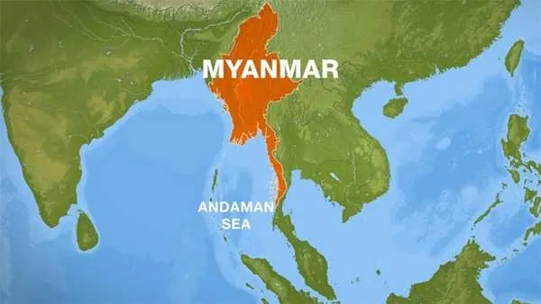 Myanmar'da dün radardan kaybolan uçağın enkazı bulundu-2