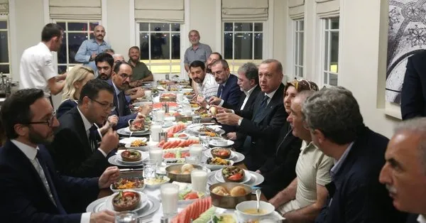 Baskan Erdogan Cengelkoy De Restoranda Yemek Yedi Takvim