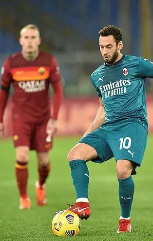 Son dakika: Hakan Çalhanoğlu Galatasaray'a mı geliyor? Taraftarları heyecanlandıran paylaşım!
