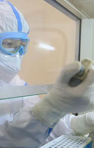 Koronavirüsle mücadele eden İngiliz doktordan acı mektup: İnsanların çaresizce nefes almaya çalışırken çıkardıkları sesler...