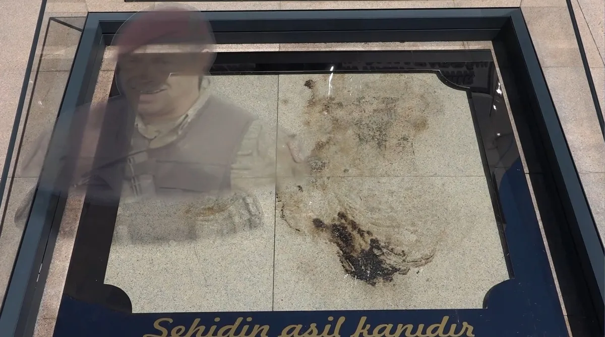 Ömer Halisdemir'in kabrine akın... Aksakallı: O Alparslan'ın kefenini giydi! Gazze'den duygulandıran çizim-5