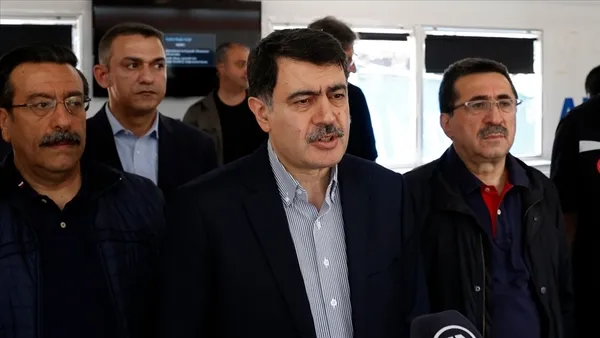 sert-kayaya-carptilar-dolandiricilardan-ankara-valisi-vasip-sahine-tehdit-1662043023301.jpg Sert kayaya çarptılar: Dolandırıcılardan Ankara Valisi Vasip Şahin'e tehdit-2