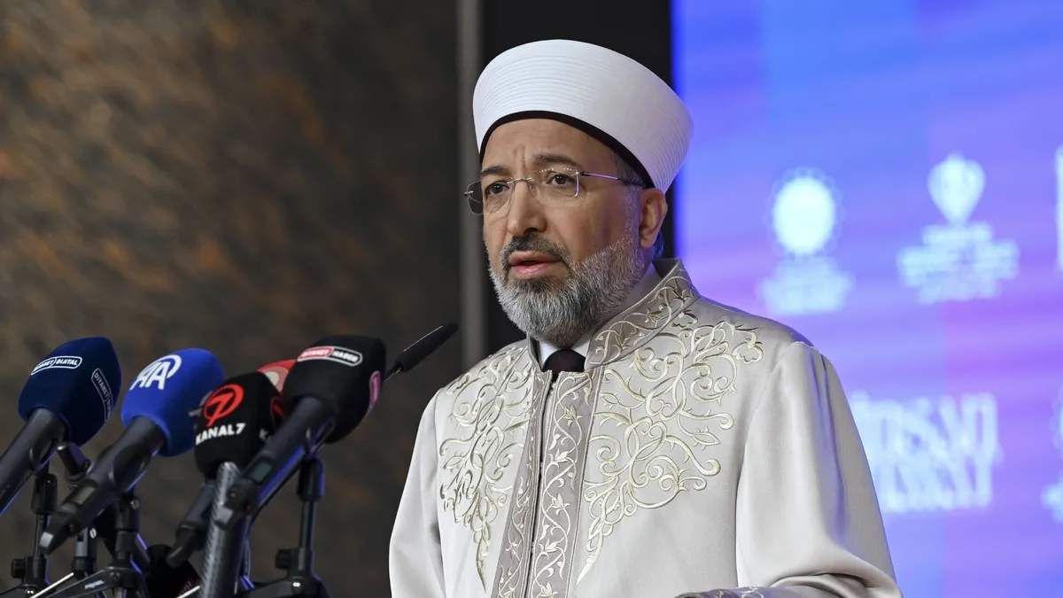 Diyanet İşleri Başkanı Safi Arpaguş, Mersin ve San Diego'daki saldırıları kınadı ve hayatını kaybedenler için taziye mesajı yayımladı