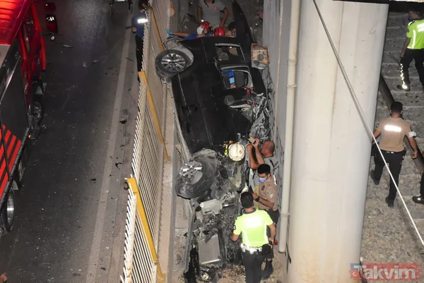 SON DAKİKA: İzmir'de hafif ticari araç İZBAN raylarına uçtu: 1 ölü 5 yaralı - 3