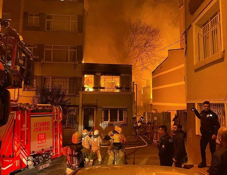Beyoğlu alevlere teslim oldu!
