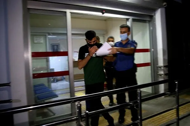 Son dakika: Adana'da kız arkadaşını döven ve 9. kattaki balkondan sarkıtan kişi operasyonla yakalandı