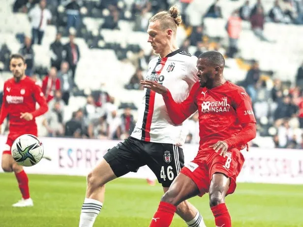 trabzonspor-teknik-direktoru-abdullah-avcidan-besiktas-maci-oncesi-oyuncularla-toplanti-yapti-1648680916616.jpeg Trabzonspor Teknik Direktörü Abdullah Avcı'dan Beşiktaş maçı öncesi oyuncularla toplantı yaptı-5