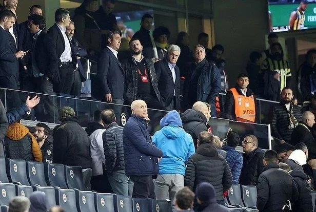 Taraftar isyanda: Ali Koç istifa!