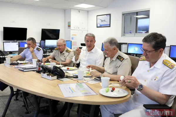 Bakan Akar "Pençe Harekatı"nı böyle yönetti - 8