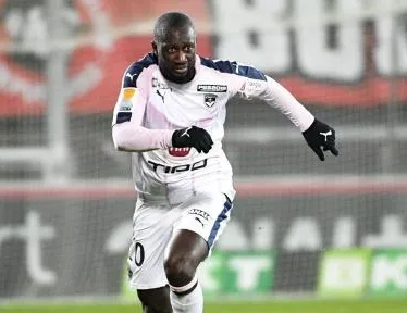 Galatasaray’a Aslan gibi sağ bek! Aranan kan Fransa’da bulundu