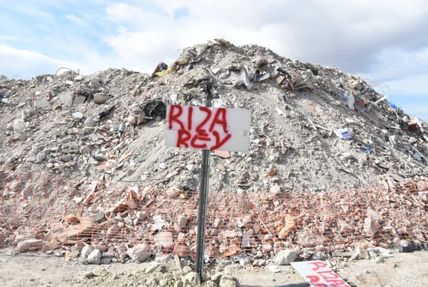 son-dakika-izmirdeki-depremde-yikilan-riza-bey-apartmanindaki-olum-ve-yaralanmalara-iliskin-dava-basladi-1630671736381.jpg SON DAKİKA: İzmir'deki depremde yıkılan Rıza Bey Apartmanı'ndaki ölüm ve yaralanmalara ilişkin dava başladı-3