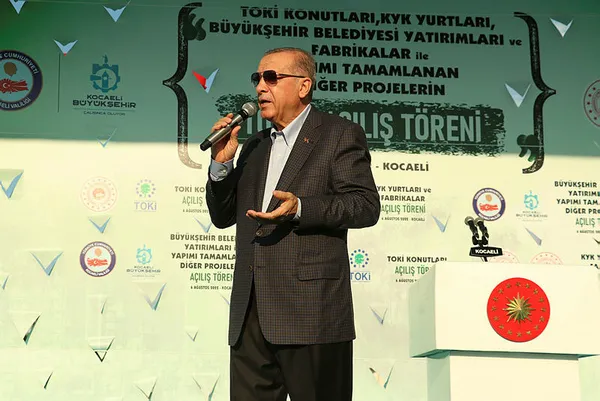 son-dakika-baskan-erdogandan-meral-aksenere-uyusturucu-tepkisi-sen-partideki-sulu-kuru-kullananlari-dusun-1659802313867.jpg Son dakika: Başkan Erdoğan'dan Meral Akşener'e 'uyuşturucu' tepkisi: Sen partindeki sulu kuru kullananları düşün-2