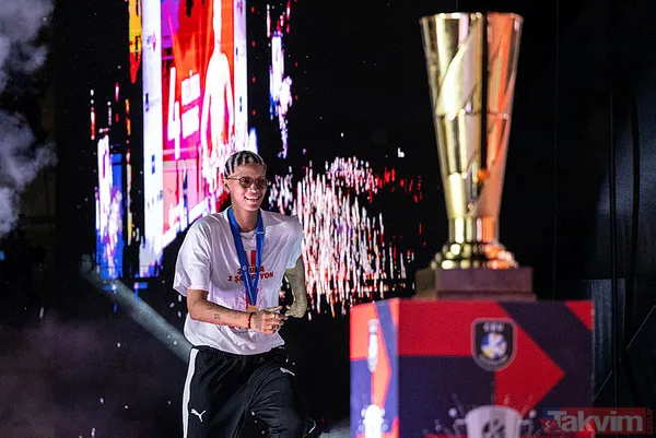 Filenin Sultanları, Avrupa şampiyonluğunu doyasıya kutladı! Vargas "Malatya bulunmaz eşin" türküsüne eşlik etti - 13