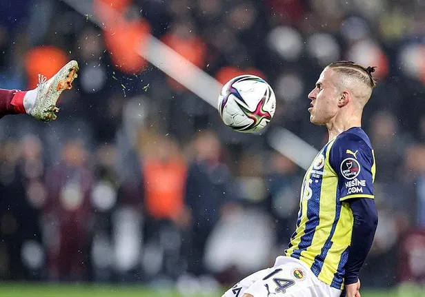 fenerbahce-trabzona-karsi-super-ligde-25-yillik-yenilmezlik-serisini-surdurdu-1646608586870.jpeg Fenerbahçe Trabzon'a karşı Süper Lig'de 25 yıllık yenilmezlik serisini sürdürdü-4