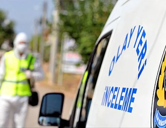 Çocukluk arkadaşını boğazını keserek öldürdü