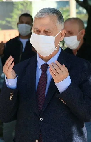 Son dakika: Kara Kuvvetleri Komutanı Orgeneral Ümit Dündar'ın annesi toprağa verildi