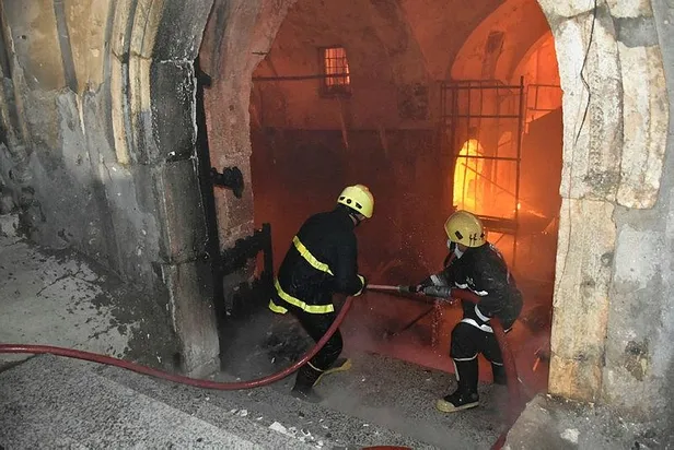 Son dakika: Kerkük'te Osmanlı mirası Kayseri Çarşısı'nda yangın çıktı-4