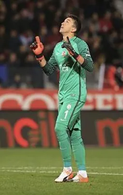 Hem havada hem karada