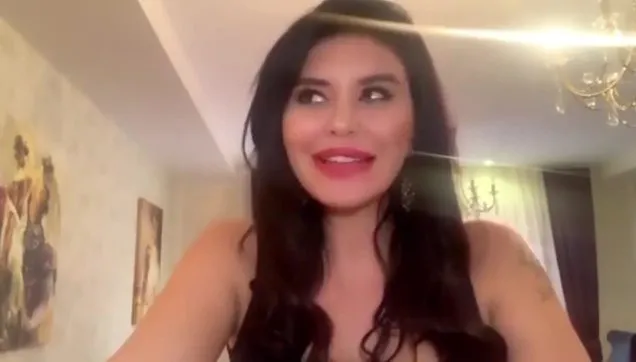 ebru polat karantinadan cikayim her gune bir sevgili koyacagim dedi hayranlari soke oldu bu nasil fotograf videosunu izle takvim tv