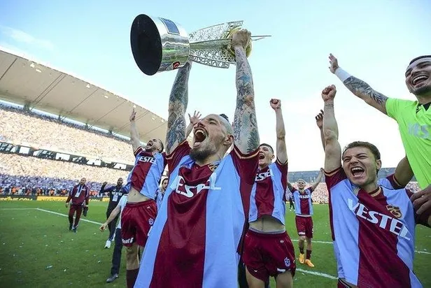 trabzonsporun-sampiyon-hocasi-abdullah-avcidan-futbol-plusa-ozel-aciklamalar-nwakaeme-giderse-b-plani-1653923913267.jpeg Trabzonspor'un şampiyon hocası Abdullah Avcı'dan Futbol Plus'a özel açıklamalar: Nwakaeme giderse B planı...-6